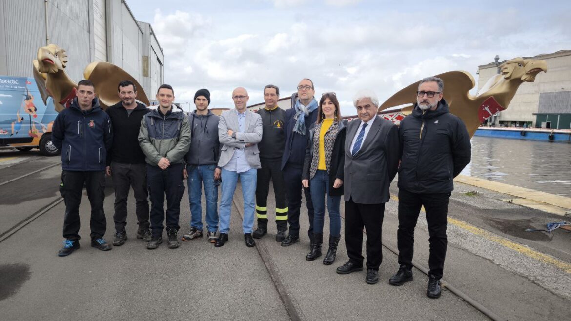 Tradizioni e sport remieri presentazione nuovo Galeone Canale dei Navicelli